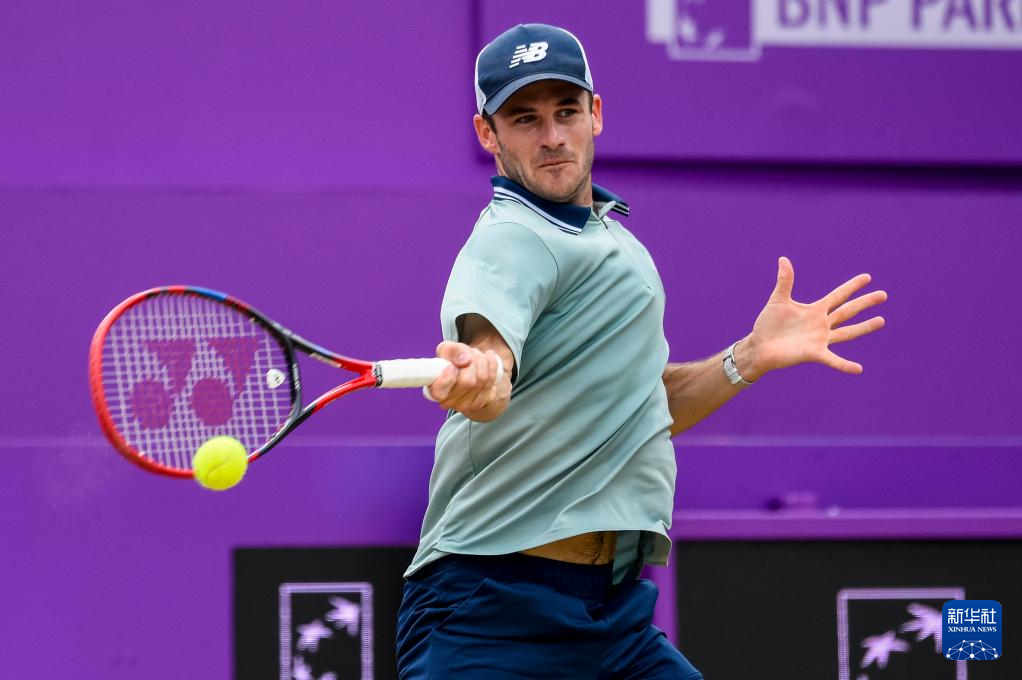 依托稳固的 依托稳固的